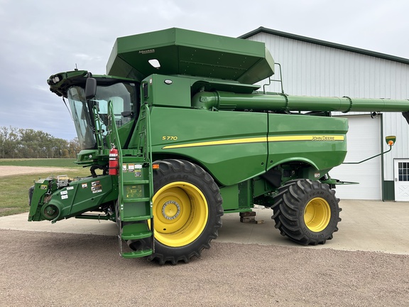 2023 John Deere S770 Combine