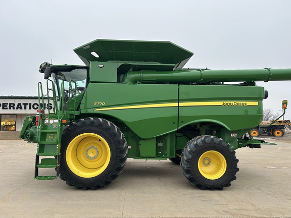 2023 John Deere S770 Combine