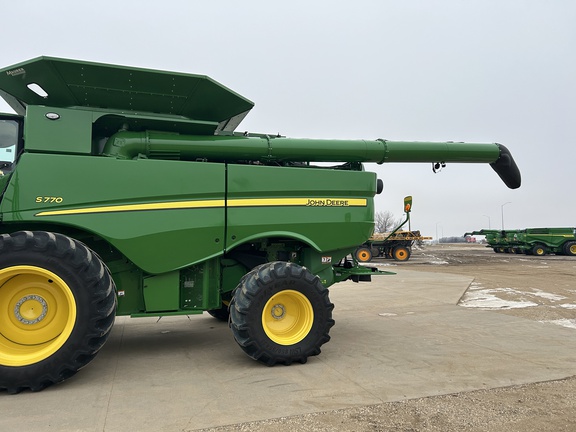 2023 John Deere S770 Combine