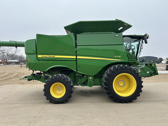 2023 John Deere S770 Combine