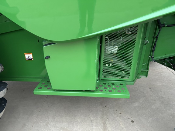 2023 John Deere S770 Combine