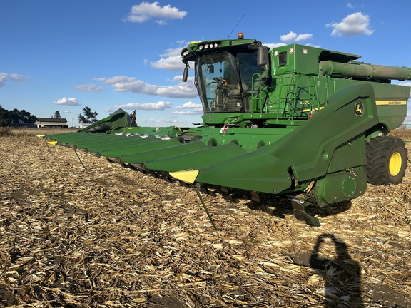 2022 John Deere C12R Header Corn Head