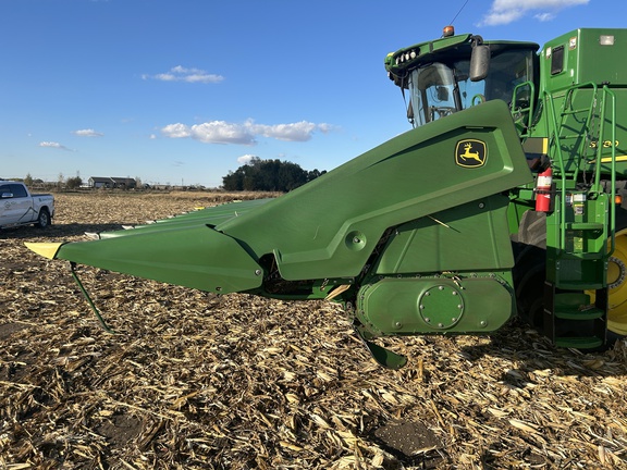 2022 John Deere C12R Header Corn Head