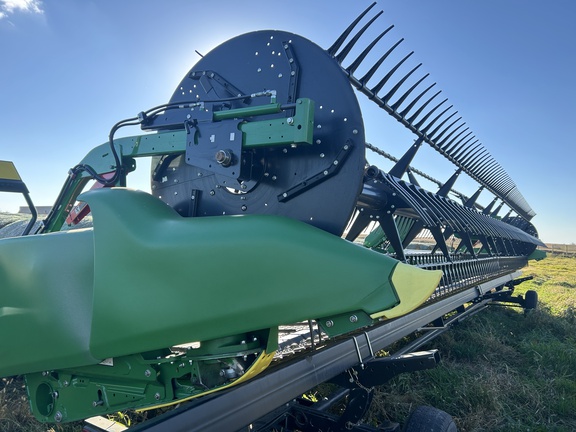 2024 John Deere RD40F Header Combine