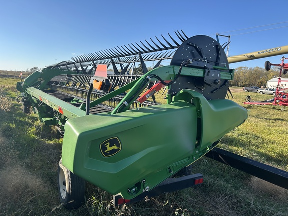 2024 John Deere RD40F Header Combine