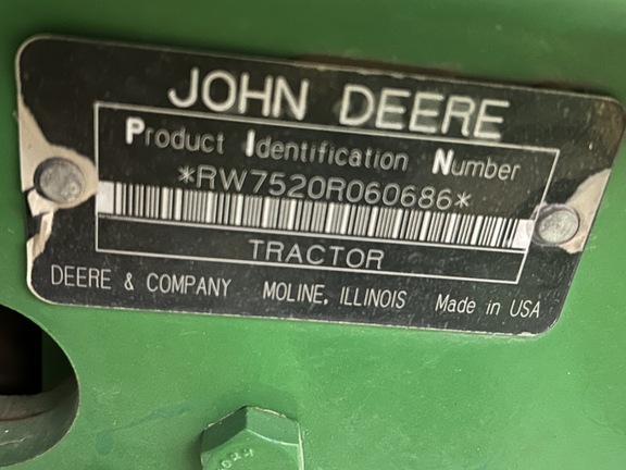 2007 John Deere 7520 Tractor