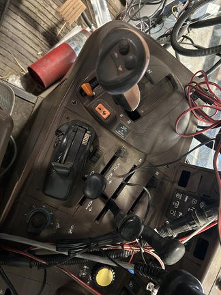 2007 John Deere 7520 Tractor