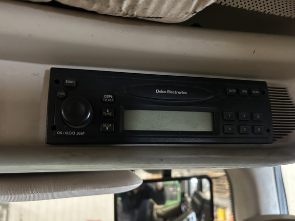 2007 John Deere 7520 Tractor