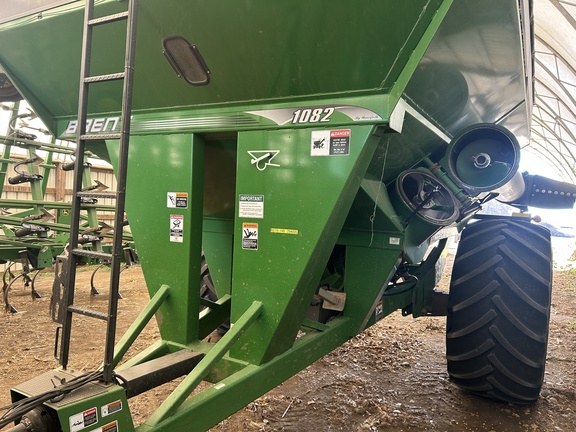 2011 Brent 1082 Grain Cart