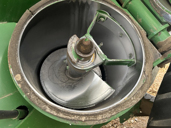 2011 Brent 1082 Grain Cart