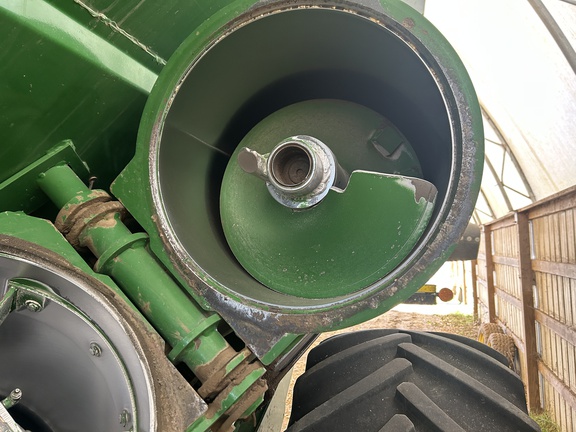 2011 Brent 1082 Grain Cart