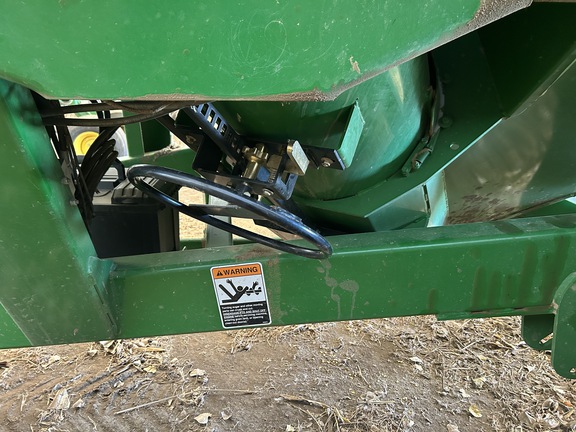 2011 Brent 1082 Grain Cart