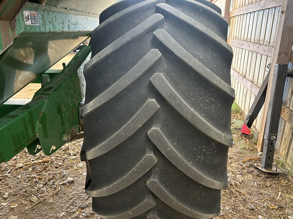 2011 Brent 1082 Grain Cart