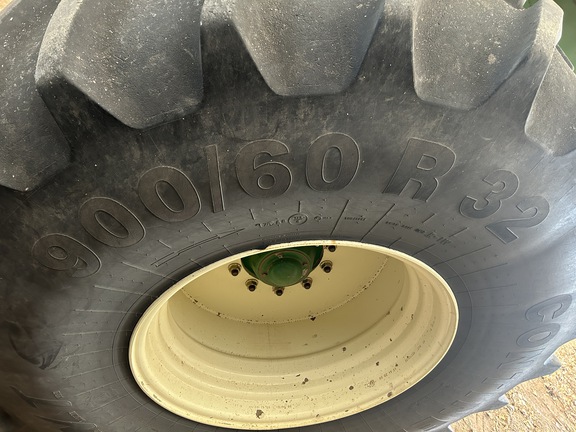 2011 Brent 1082 Grain Cart