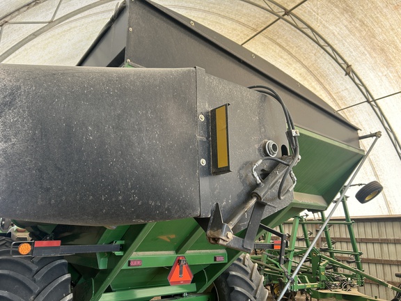 2011 Brent 1082 Grain Cart