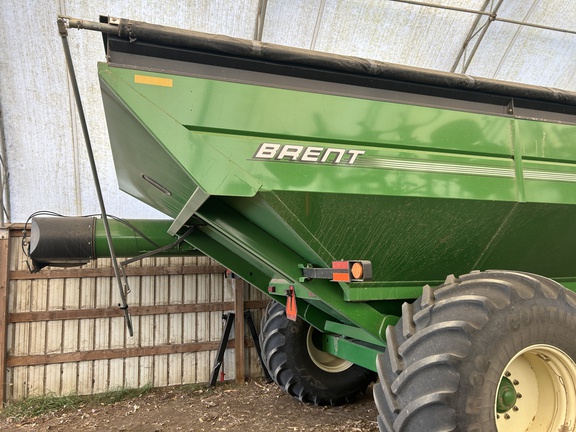 2011 Brent 1082 Grain Cart