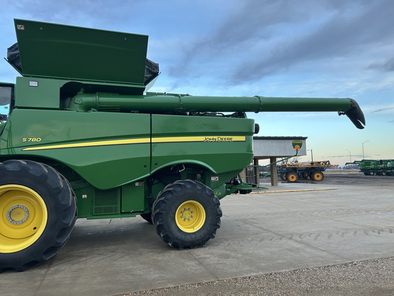 2020 John Deere S780 Combine