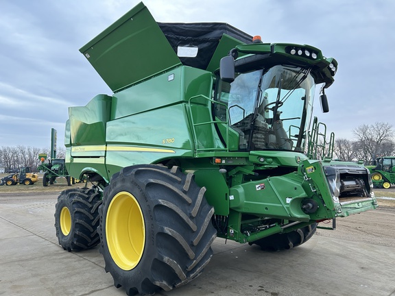 2020 John Deere S780 Combine