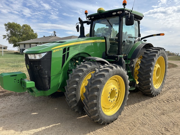 2015 John Deere 8320R Tractor