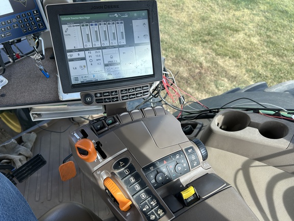 2015 John Deere 8320R Tractor