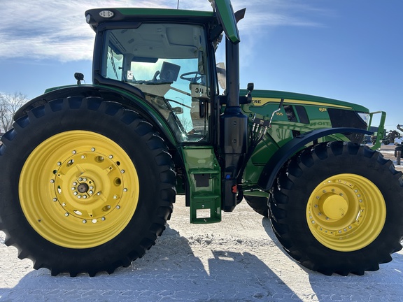 2022 John Deere 6R 155 Tractor