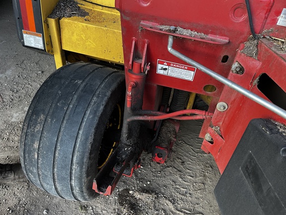 2009 New Holland H7150 Mower Conditioner