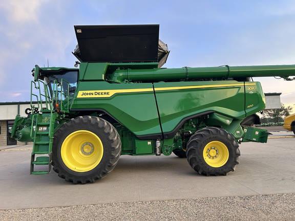 2025 John Deere X9 1100 Combine