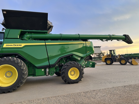 2025 John Deere X9 1100 Combine