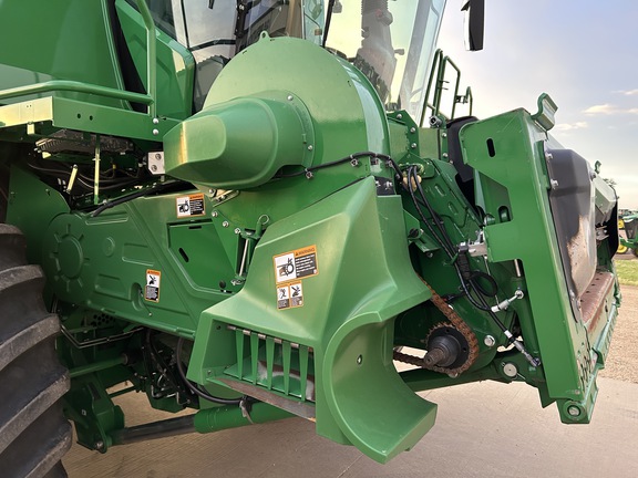 2025 John Deere X9 1100 Combine