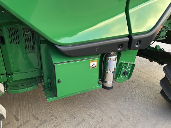 2025 John Deere X9 1100 Combine