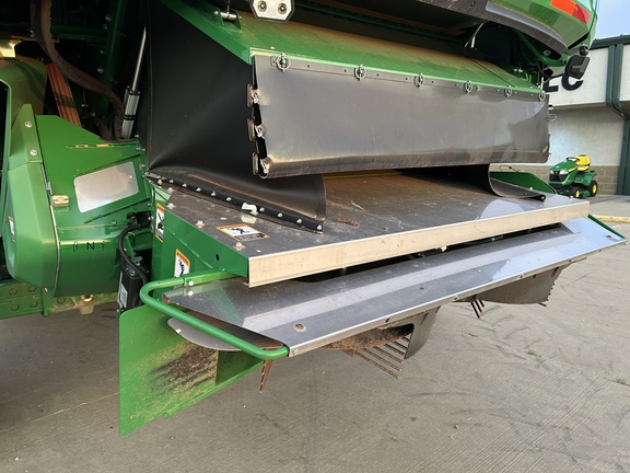 2025 John Deere X9 1100 Combine