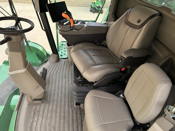 2025 John Deere X9 1100 Combine