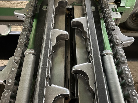 2025 John Deere CF 16 Header Corn Head