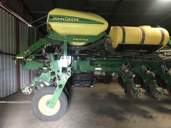 2019 John Deere 1775NT Planter
