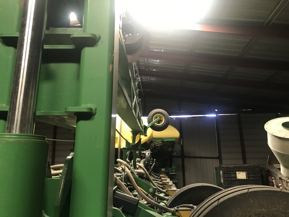 2019 John Deere 1775NT Planter