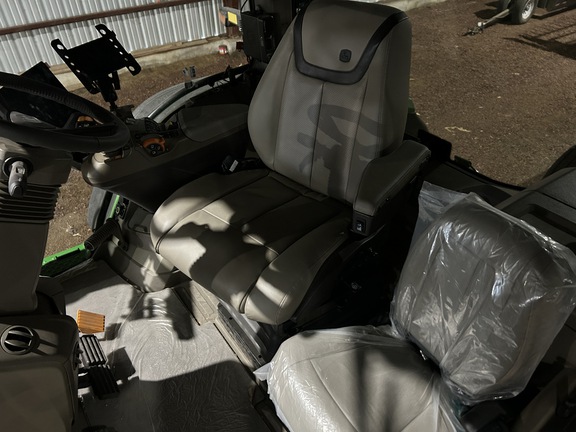 2025 John Deere 7R 350 Tractor