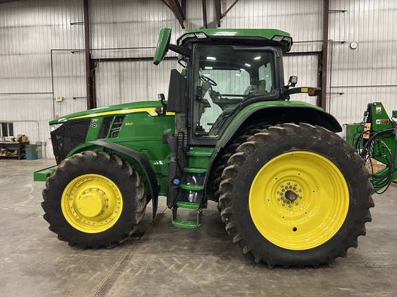 2025 John Deere 7R 350 Tractor