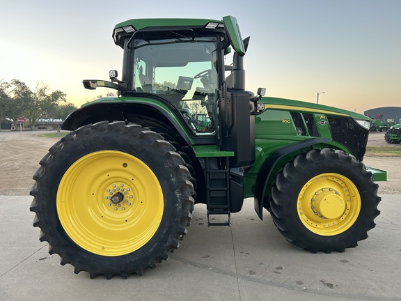 2025 John Deere 7R 350 Tractor