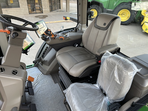 2025 John Deere 7R 350 Tractor