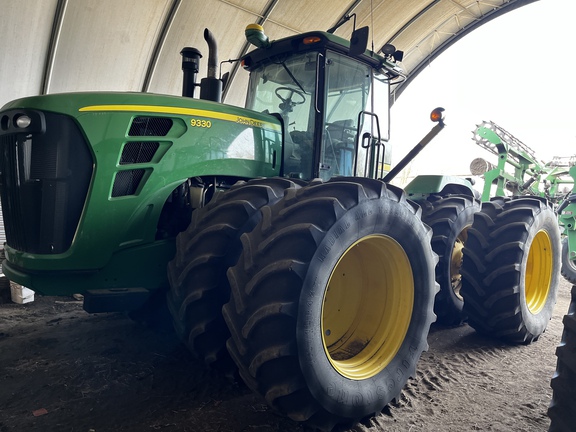 2009 John Deere 9330 Tractor 4WD