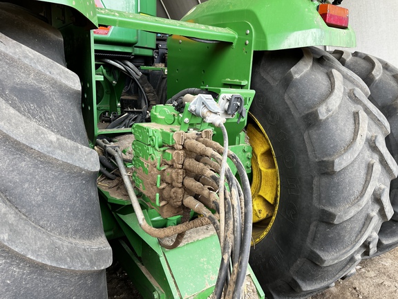 2009 John Deere 9330 Tractor 4WD