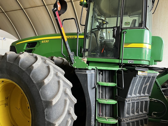2009 John Deere 9330 Tractor 4WD