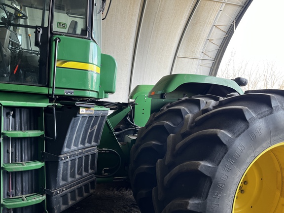 2009 John Deere 9330 Tractor 4WD