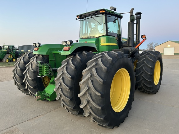 2009 John Deere 9330 Tractor 4WD