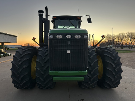 2009 John Deere 9330 Tractor 4WD