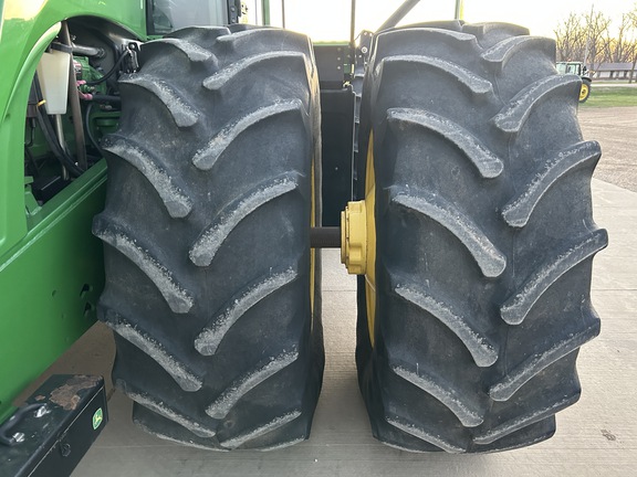 2009 John Deere 9330 Tractor 4WD