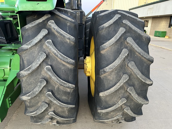 2009 John Deere 9330 Tractor 4WD