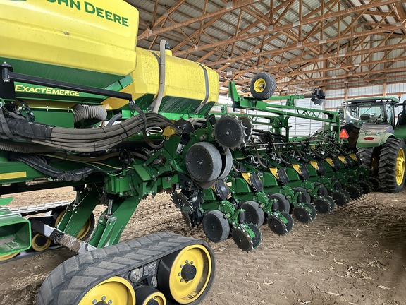 2023 John Deere DB60 Planter