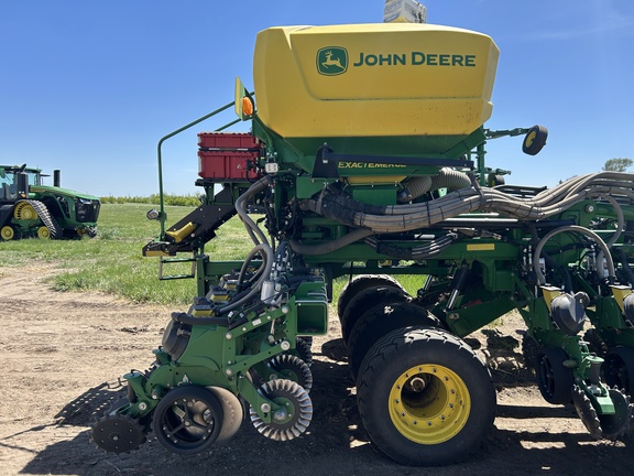 2025 John Deere DB60 Planter