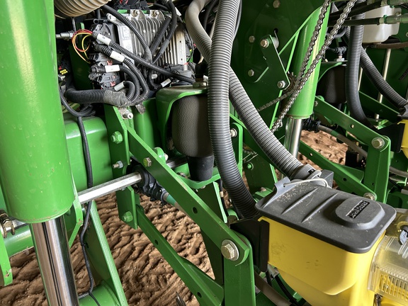 2011 John Deere 1770NT CCS Planter